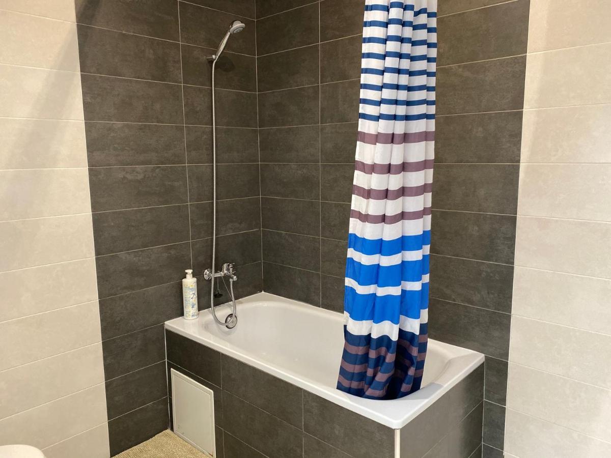 Comfortable Renovated Flat, Wifi! Бадалона Екстериор снимка
